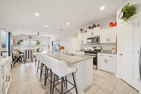 Kitchen - 136 Greengate Dr, Boyd, TX 76023 photo 1 of 4
