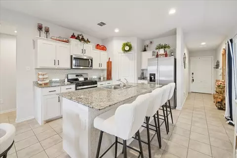 Kitchen - 136 Greengate Dr, Boyd, TX 76023 photo 4 of 4