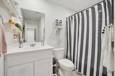 Bath - 136 Greengate Dr, Boyd, TX 76023 photo 2 of 3