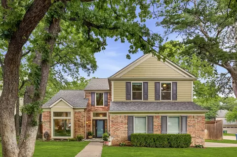 518 Blair Meadow Dr, Grapevine, TX 76051