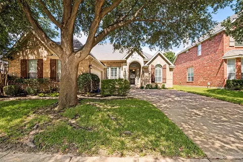 Exterior - 2401 Brown Bear Way, Euless, TX 76039 photo 2 of 3