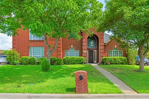 716 Coal Creek Dr, Mansfield, TX 76063