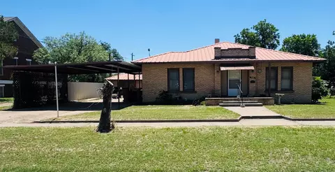Exterior - 605 N 2nd St, Haskell, TX 79521 photo 1 of 5