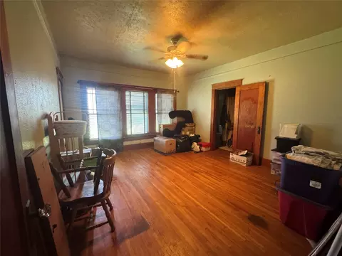 Living - 605 N 2nd St, Haskell, TX 79521 photo 2 of 2