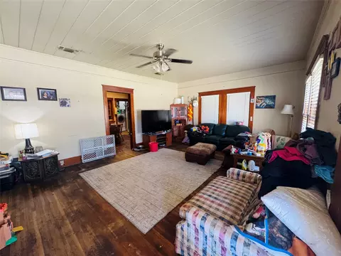 Living - 605 N 2nd St, Haskell, TX 79521 photo 1 of 2