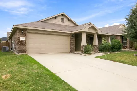 6249 Topsail Dr, Fort Worth, TX 76179