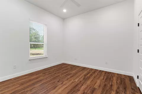 Bedroom - 1754 Riverview Dr, Cleburne, TX 76033 photo 7 of 8