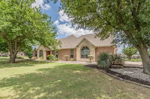1049 Van Zandt Ct, Haslet, TX 76052