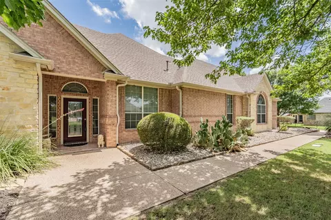 1049 Van Zandt Ct, Haslet, TX 76052