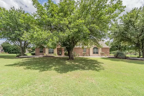 1049 Van Zandt Ct, Haslet, TX 76052