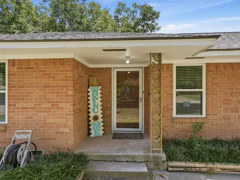 532 Lindenwood Dr, Lancaster, TX 75134