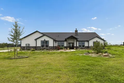 835 Club Lake Rd, Whitesboro, TX 76273