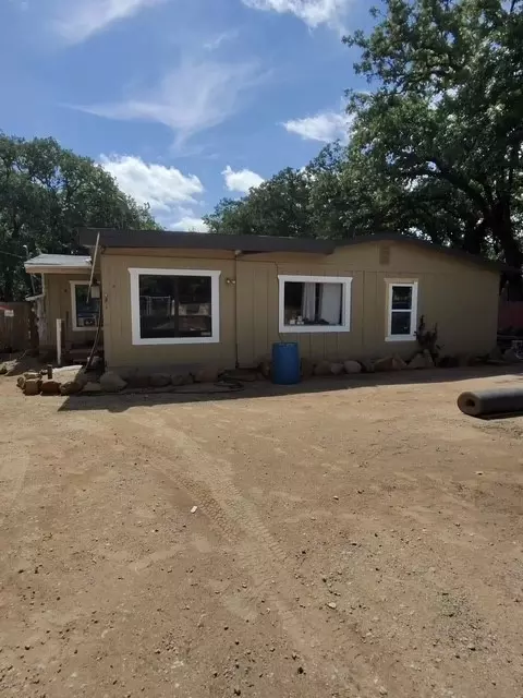 100 N Dick Price Rd, Kennedale, TX 76060