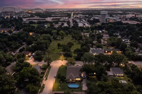 433 N East St, Arlington, TX 76011