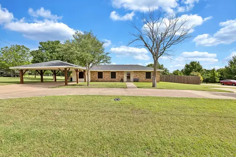 711 Apple Ln, Midlothian, TX 76065