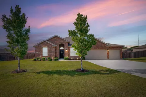 304 Amber Ln, Nevada, TX 75173