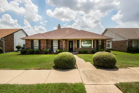 5738 Diana Dr, Garland, TX 75043