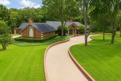 112 Willowbrook Dr, Athens, TX 75751
