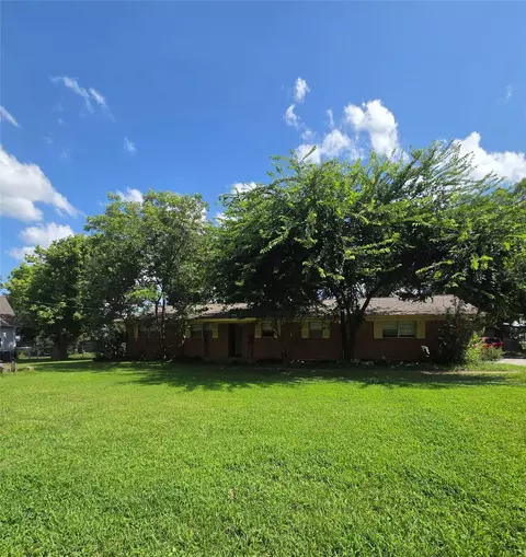 305 School House Rd, Paradise, TX 76073