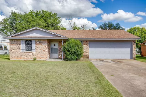 1413 Phillips St, Cleburne, TX 76033
