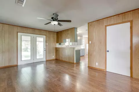 Living - 1413 Phillips St, Cleburne, TX 76033 photo 1 of 10