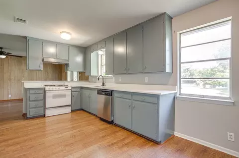 Kitchen - 1413 Phillips St, Cleburne, TX 76033 photo 2 of 3