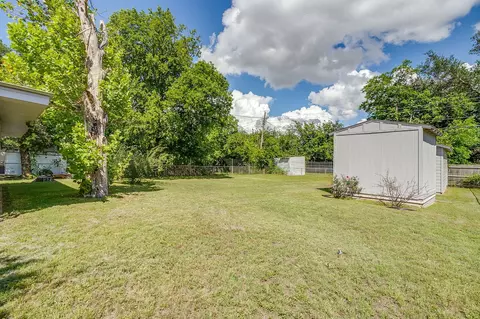 Exterior - 1413 Phillips St, Cleburne, TX 76033 photo 10 of 13