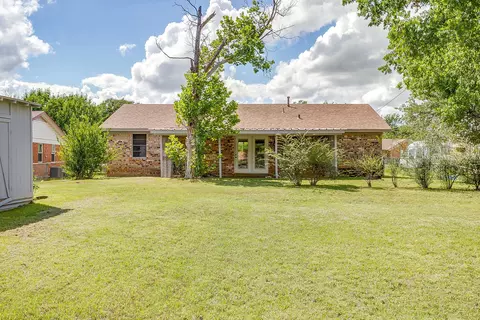 Exterior - 1413 Phillips St, Cleburne, TX 76033 photo 13 of 13