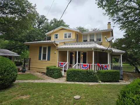 3814 Pawnee Ct, Granbury, TX 76048