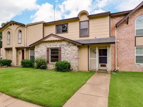 2325 Overland Ln, Arlington, TX 76014