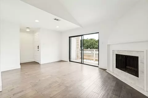 7640 W Greenway Blvd #8H, Dallas, TX 75209