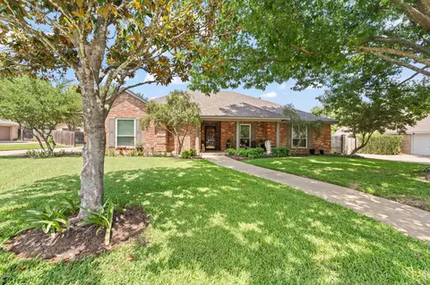 1607 Chaucer Dr, Cleburne, TX 76033