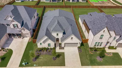 4212 Clydesdale Dr, Aubrey, TX 76227