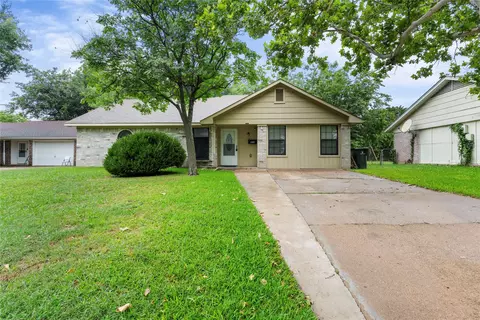 1121 Sam Houston Dr, Garland, TX 75042