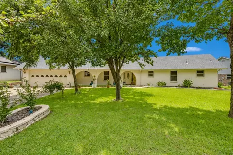 213 Mistletoe Ln, Keene, TX 76059