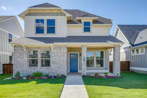 110 Cardinal Woods Ct, Granbury, TX 76049