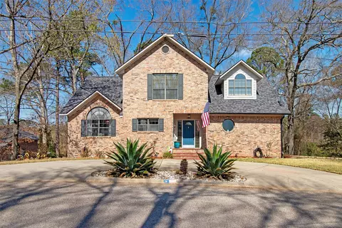 1109 Sherwood St, Gladewater, TX 75647