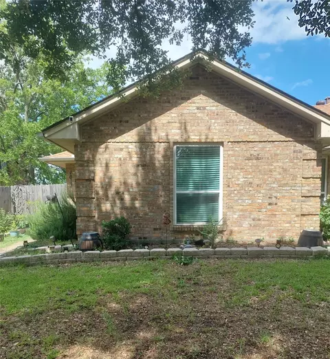 1613 Crescent Ln, Duncanville, TX 75137