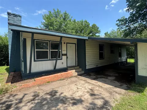 Exterior - 1605 Jackson St, Commerce, TX 75428 photo 3 of 5