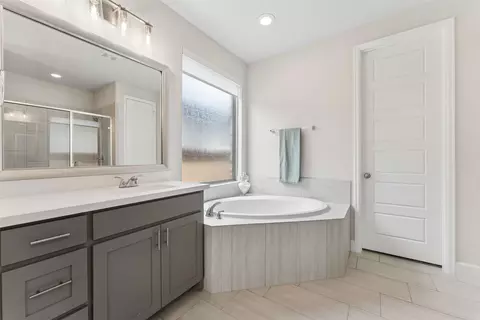 Bath - 2824 Eccleston St, Celina, TX 75009 photo 2 of 6