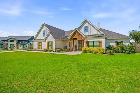 190 Blue Ribbon Ln, Stephenville, TX 76401