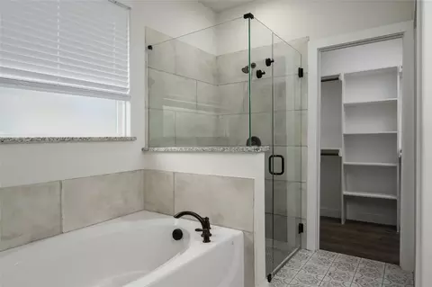 Bath - 300 Bronco Dr, Pilot Point, TX 76258 photo 1 of 4