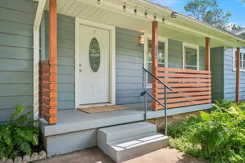 108 Reaves Ln, Hurst, TX 76053
