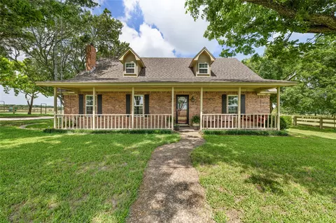 443 Rost Rd, Mcgregor, TX 76657