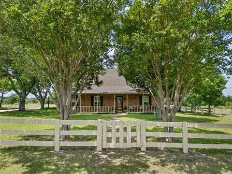 Exterior - 443 Rost Rd, Mcgregor, TX 76657 photo 4 of 14