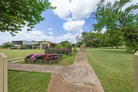 Exterior - 443 Rost Rd, Mcgregor, TX 76657 photo 9 of 14