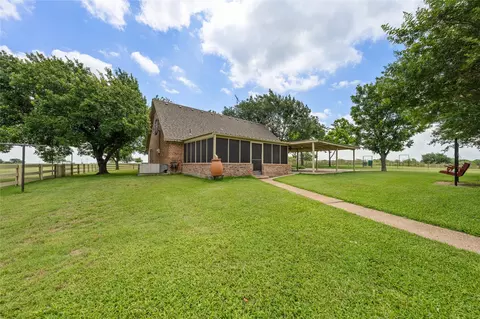 Exterior - 443 Rost Rd, Mcgregor, TX 76657 photo 8 of 14