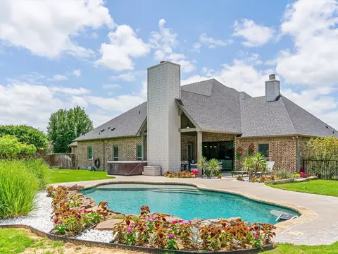 111 Old Base Rd, Aurora, TX 76078