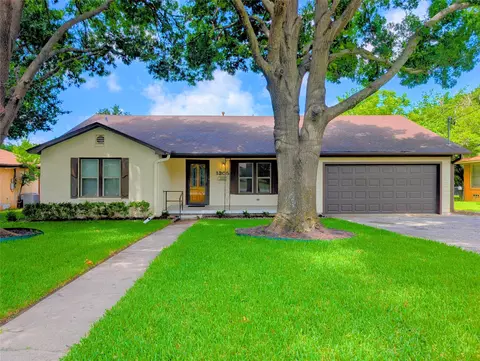 1305 Hillcrest Blvd, Gainesville, TX 76240