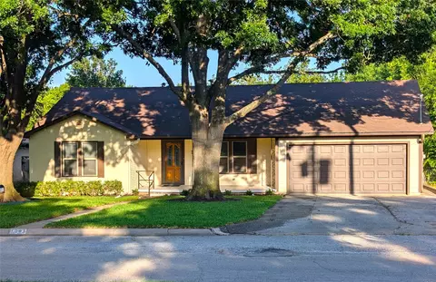 1305 Hillcrest Blvd, Gainesville, TX 76240
